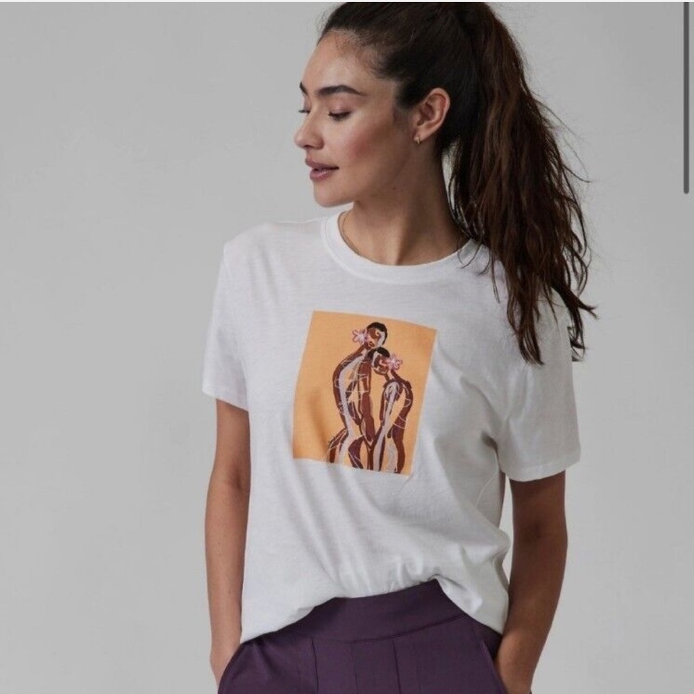Athleta women Tshirt